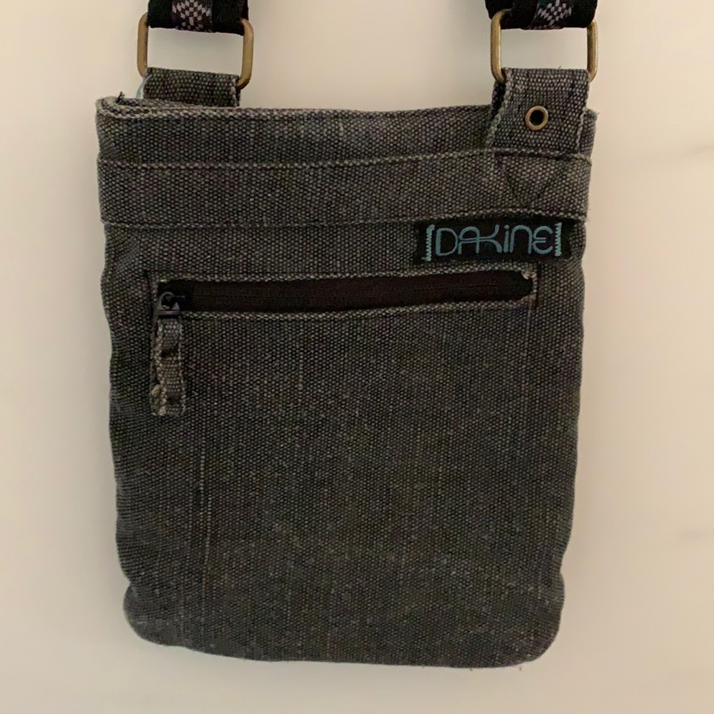 Dakine cross body purse